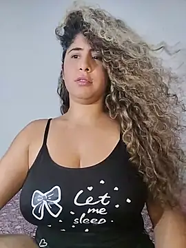 צ'אט XXX בשידור חי של Lilith_30
