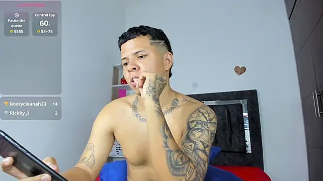 Živý XXX chat StevenSmith18