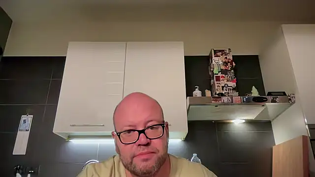 theitalianbear's Live XXX Chat