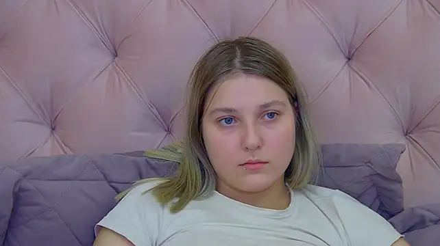 Chat +18 de TinnaBurton ao vivo