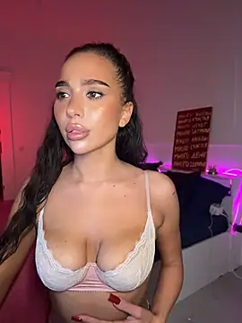 CardiSweetBaby XXX чат на живо