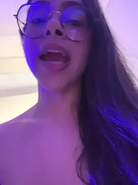 HappyKittyXXX XXX чат на живо