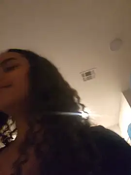 צ'אט XXX בשידור חי של cinnaminnie