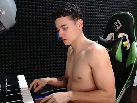 Gymbro42 Adlı Modelin Canlı XXX Sohbeti