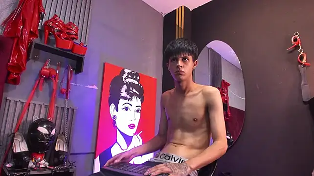MikeHunteer 即時 XXX 聊天
