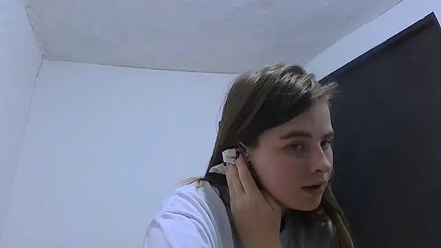 XXX chat uživo modela HellenMiyer1111