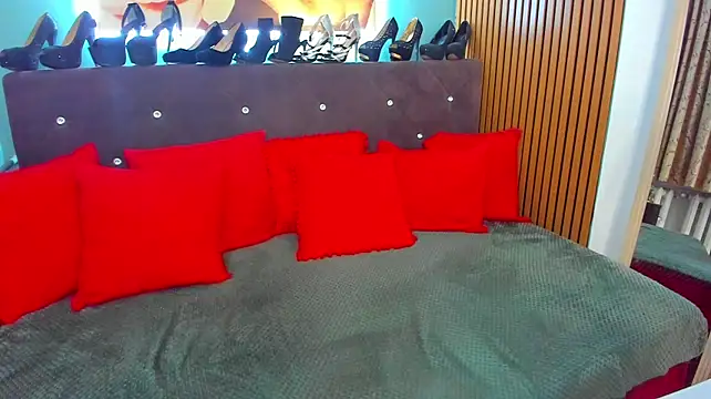 LauraSiin's Live XXX Chat