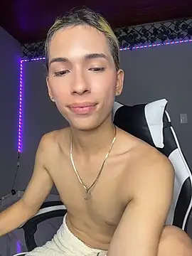 LarryCraft live XXX chat