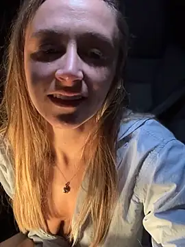 XXX chat uživo modela lunagirl13