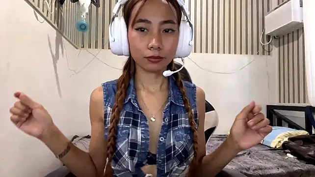 PiaSwida's Live XXX Chat