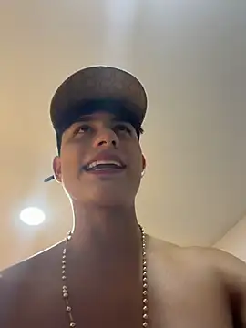 XXX chat uživo modela Lander_Cruz