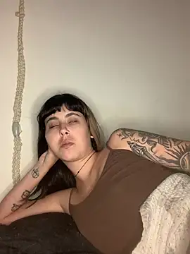 ninapellegrini17's Live XXX Chat
