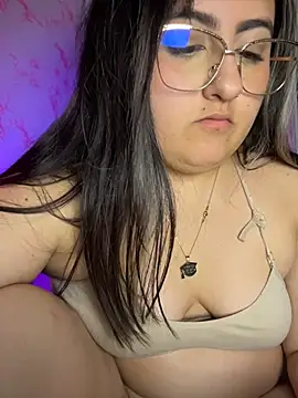 KaroBlush Adlı Modelin Canlı XXX Sohbeti