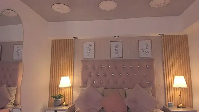 צ'אט XXX בשידור חי של KamyGlam