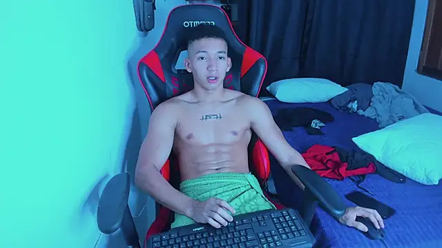 JuanchiT66 live XXX chat