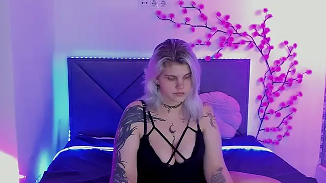 Chat +18 de JoannLowe ao vivo