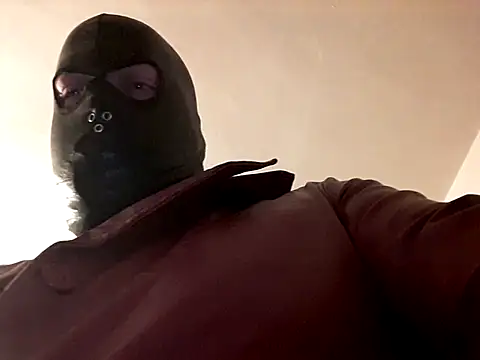Show modela leatherloverman na web-kameri