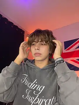 Aronn_44 在線直播表演