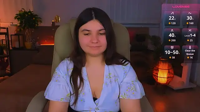 Viola__Shy élő XXX-chatje
