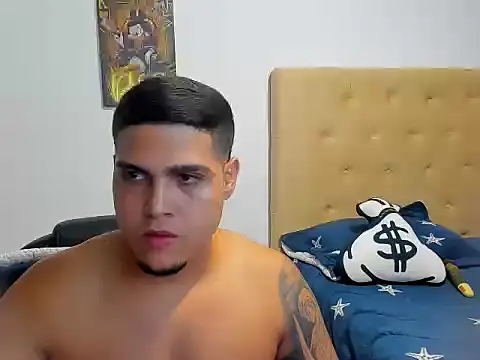 Latinboyco77 Adlı Modelin Canlı XXX Sohbeti