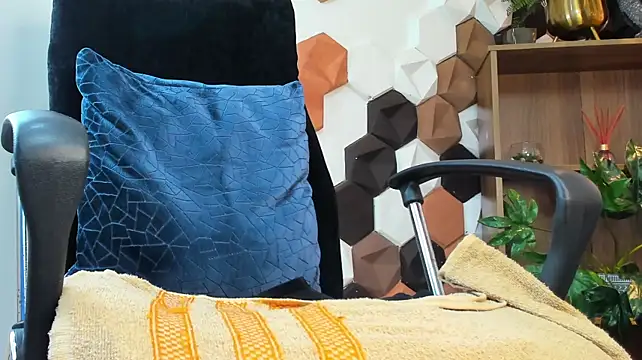 LoganHudsson XXX чат на живо