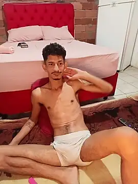 OCamBoy Adlı Modelin Canlı XXX Sohbeti