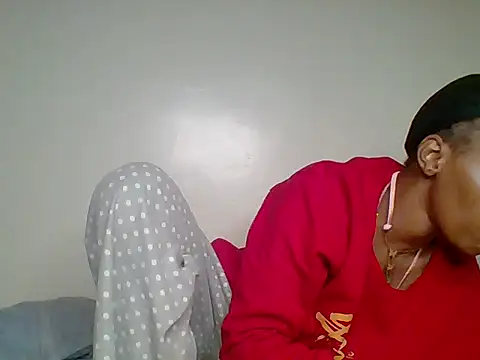 Chat +18 de slutty_vel ao vivo