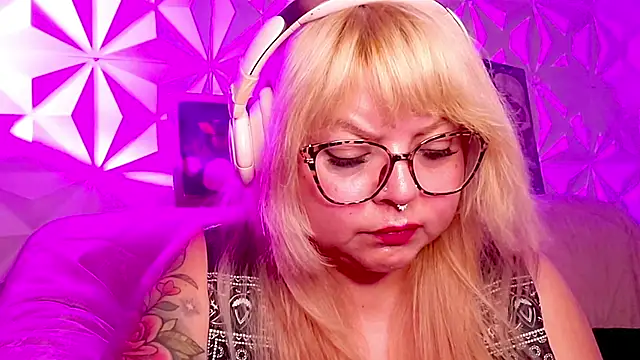 Satyn_dolln Live XXX chat