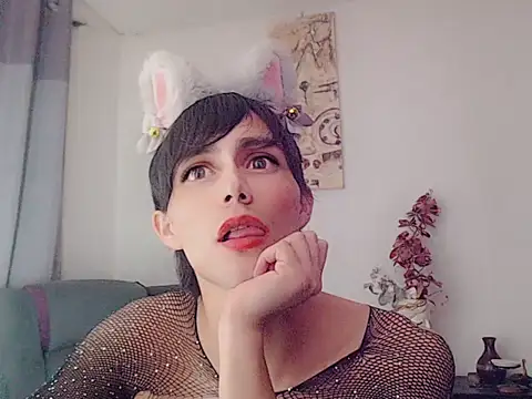KatalinaRodriguez_ Adlı Modelin Canlı XXX Sohbeti