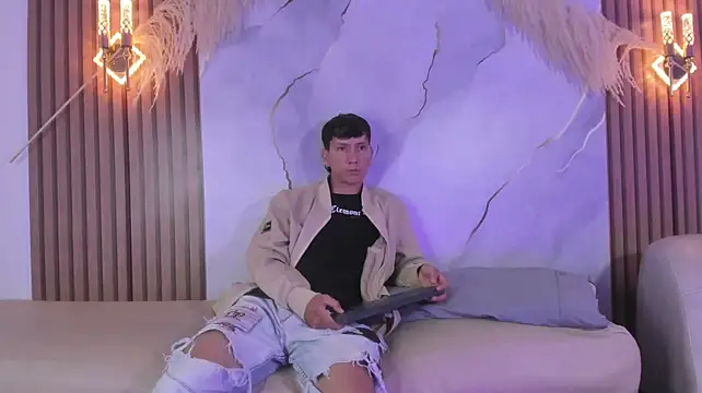Sammy_OS live XXX chat