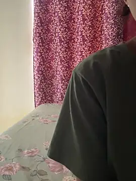 Chat +18 de mini-cutie ao vivo