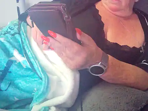 Playful_MILF_Demi Obrolan Langsung XXX