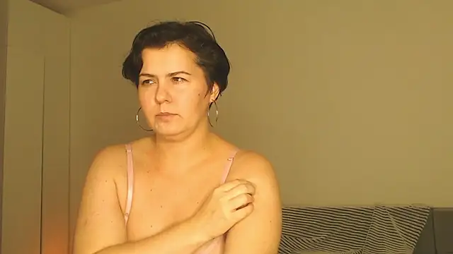 M1ssShyMiran Live XXX chat
