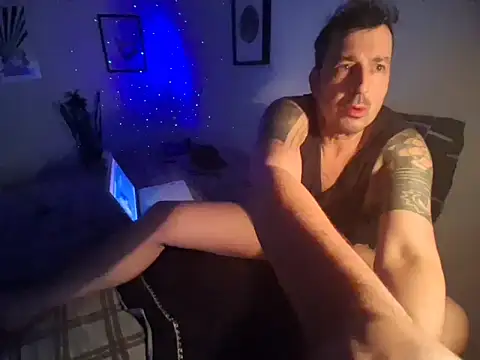 צ'אט XXX בשידור חי של DaddyCloudLatin