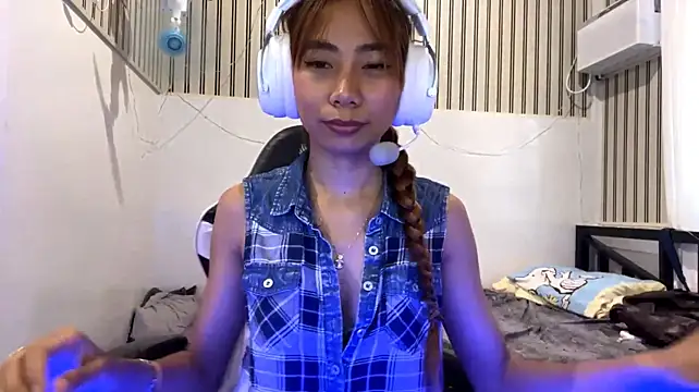 PiaSwida's Live XXX Chat
