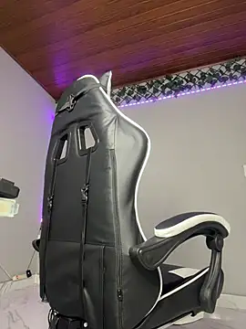LarryCraft Live XXX-Chat