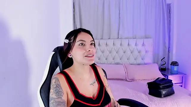 Melany_Luv Adlı Modelin Canlı XXX Sohbeti