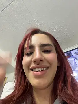 Elodiee_Roussee Adlı Modelin Canlı XXX Sohbeti