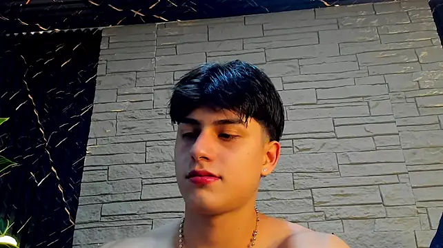 Lander_Cruz লাইভ XXX চ্যাট