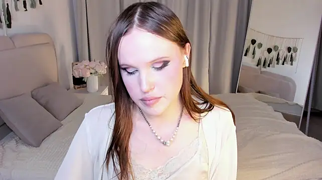 EffieMinki live XXX chat
