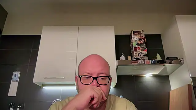 theitalianbear's Live XXX Chat