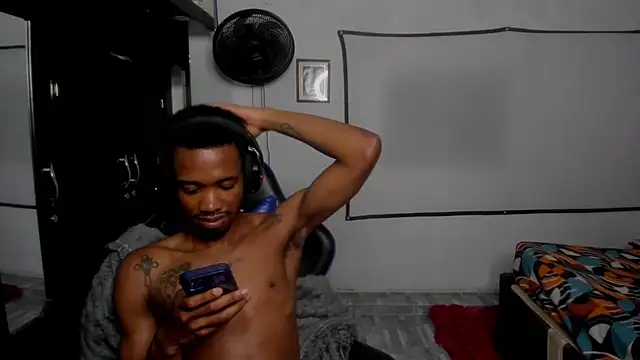 Kofi_exotic_2's Live XXX Chat