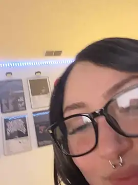 Evemeqt - Sloppy Wall Dildo Suck ticket show