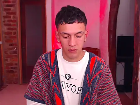 Show modela haroldxilva na web-kameri