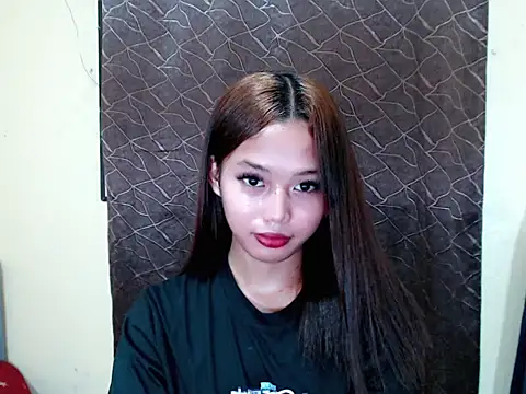 TransGlamBabe Adlı Modelin Canlı XXX Sohbeti