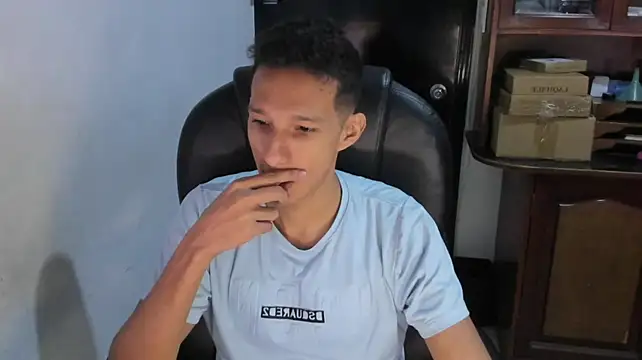 AlphaMarco Live XXX-chat