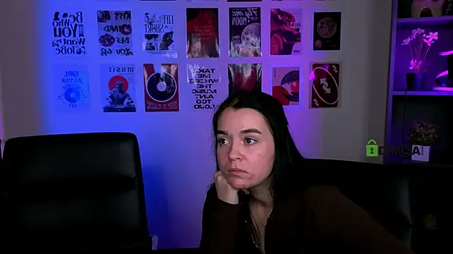 asol_muah Adlı Modelin Canlı XXX Sohbeti