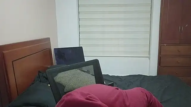 Chat +18 de hardaftercum ao vivo