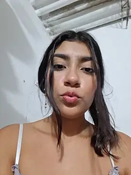צ'אט XXX בשידור חי של Sweed-virgin-pussy