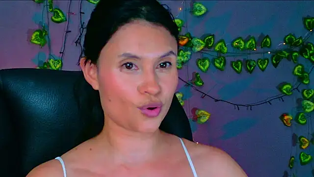 Kia_cast's Live XXX Chat